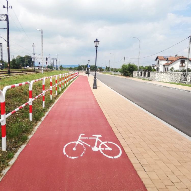 kolorowy asfalt - ścieżka rowerowa